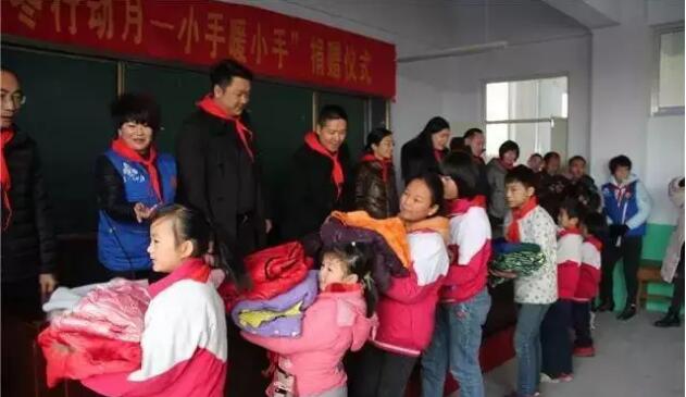 【KY.COM 情系山区】第二届“小手暖小手”暖冬行动走进兰陵和费县！